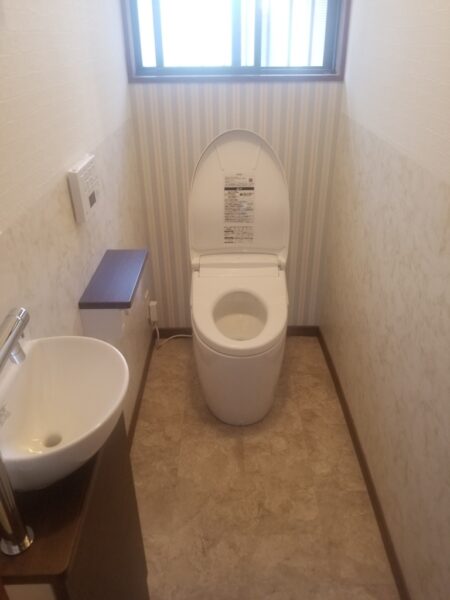 きれい除菌水で汚れにくく清潔感が続く！トイレリフォ－ム！＆内装 